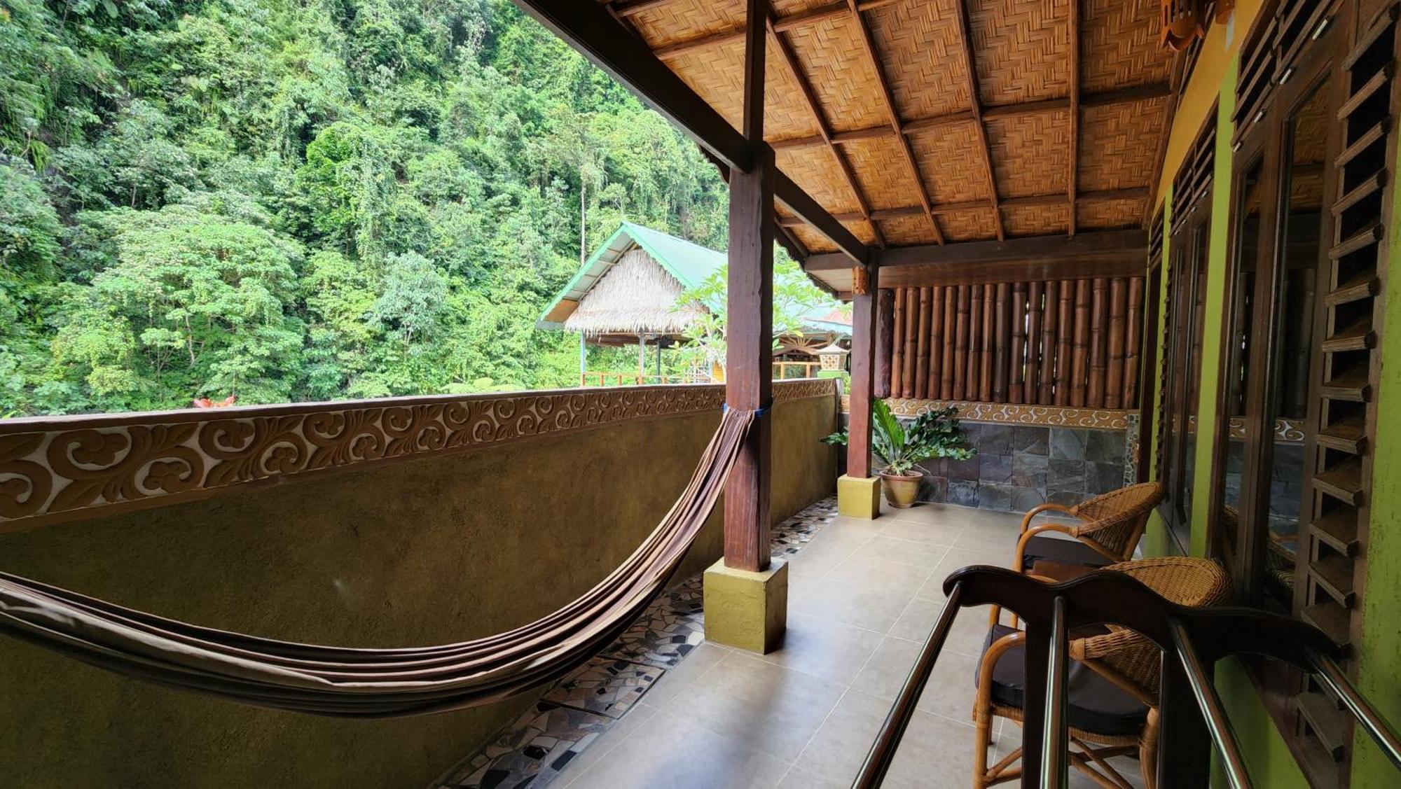 Sam'S Bungalows And Treks Bukit Lawang Exteriör bild