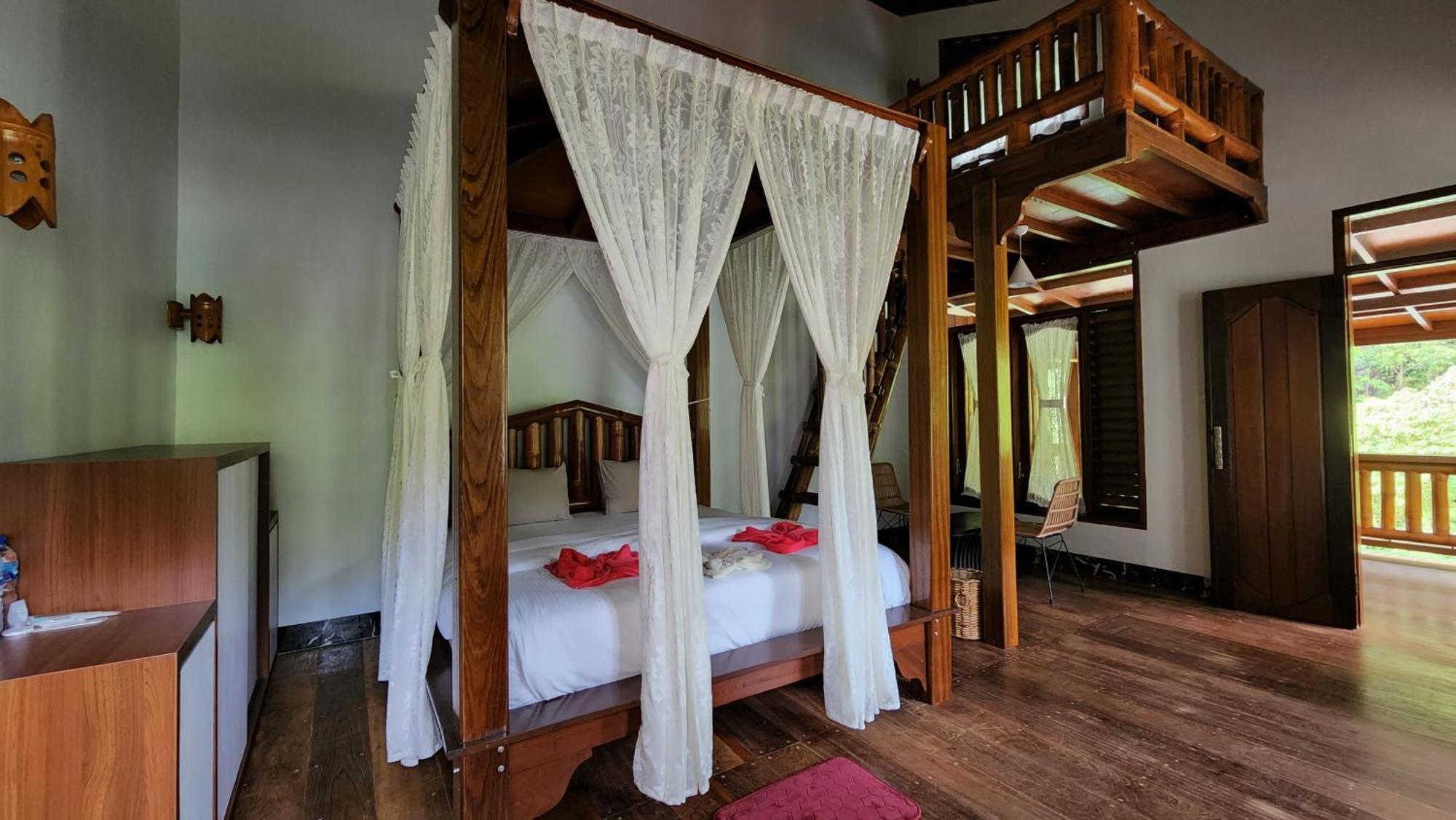 Sam'S Bungalows And Treks Bukit Lawang Exteriör bild