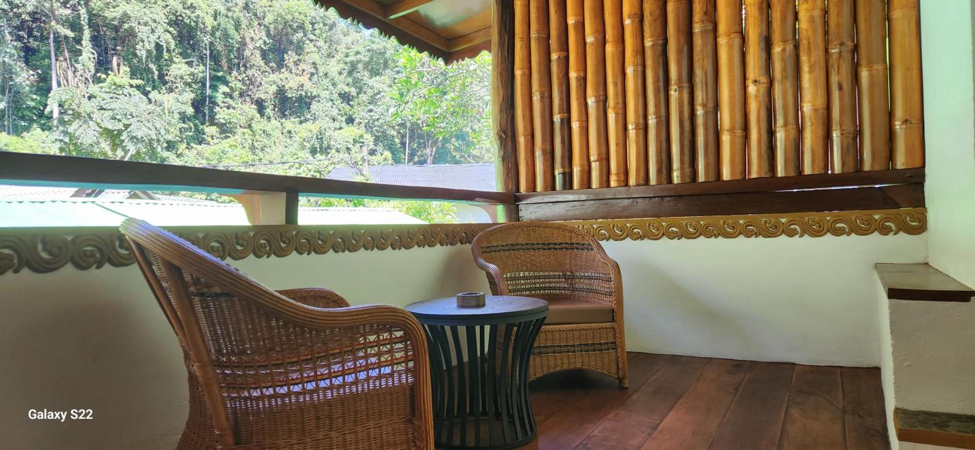 Sam'S Bungalows And Treks Bukit Lawang Exteriör bild
