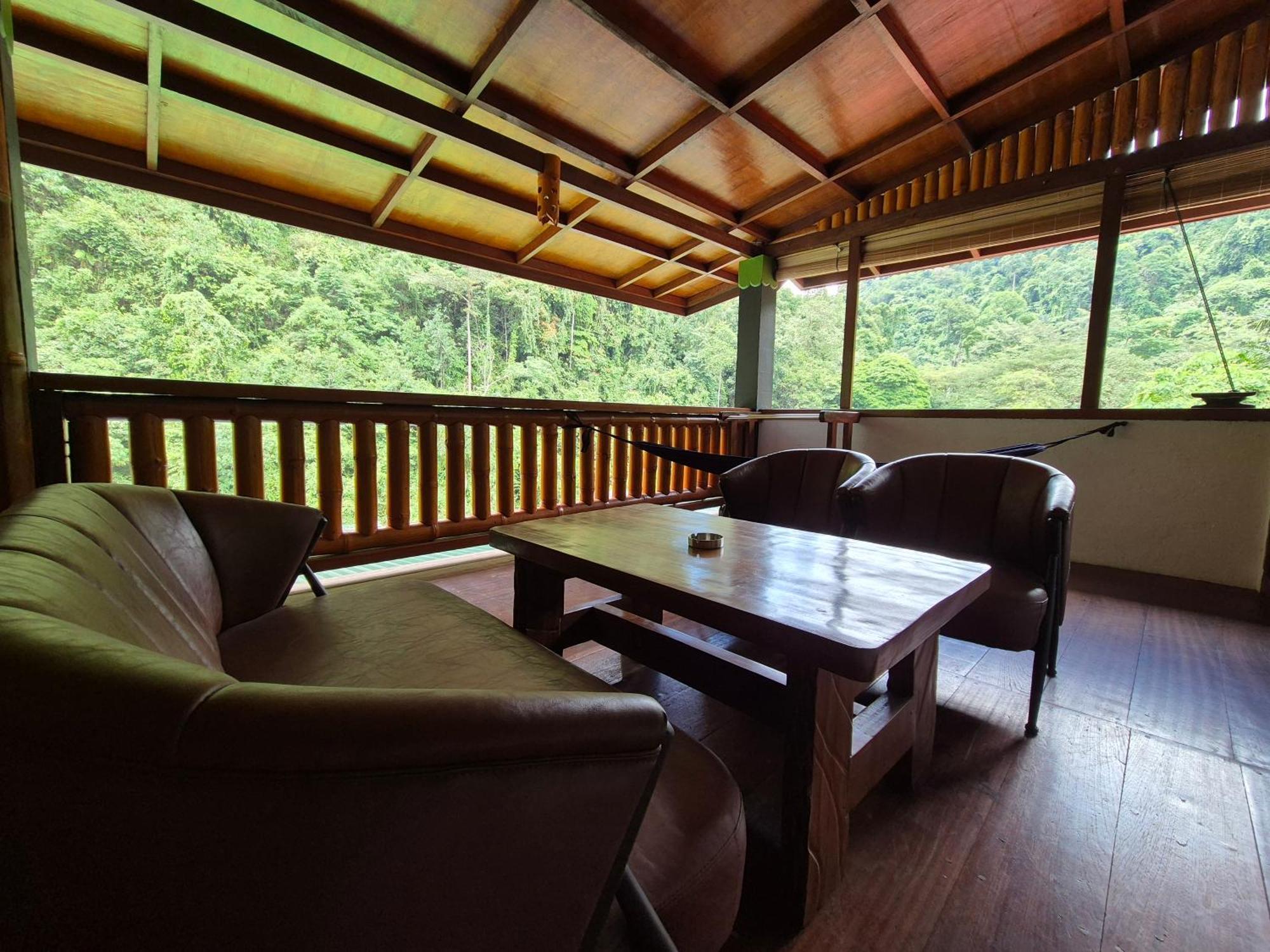 Sam'S Bungalows And Treks Bukit Lawang Exteriör bild