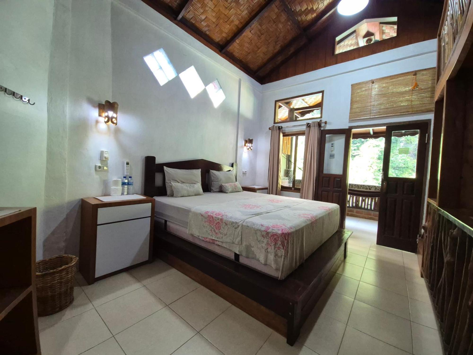 Sam'S Bungalows And Treks Bukit Lawang Exteriör bild